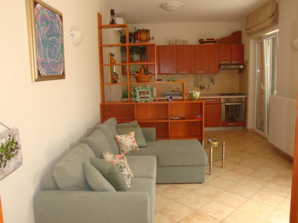 Apartments Mogorovic Mošćenička Draga Kamer foto